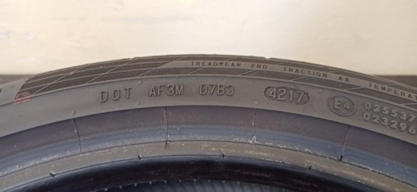 Continental 205/45 R17 88V 5mm (Bazarové)