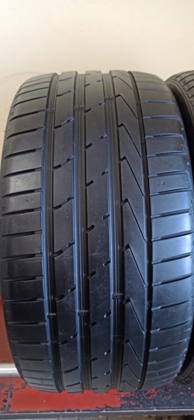 Hankook 265/35 R19 98Y 5mm (Bazarové)