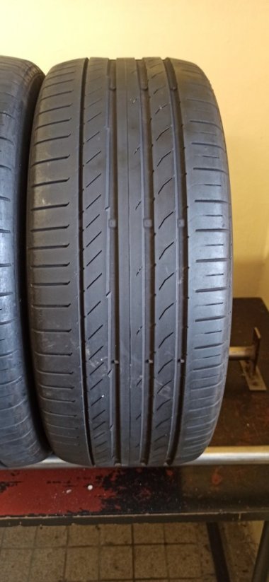 Continental 235/45 R18 94V 4-4,5mm (Bazarové)