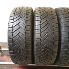 Michelin Agilis Cross Climate 215/60 R17C 4-6,5mm (Bazarové)