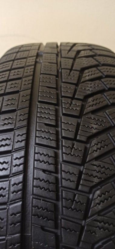 Hankook 205/60 R16 92H 5 - 6 mm (Bazarové)