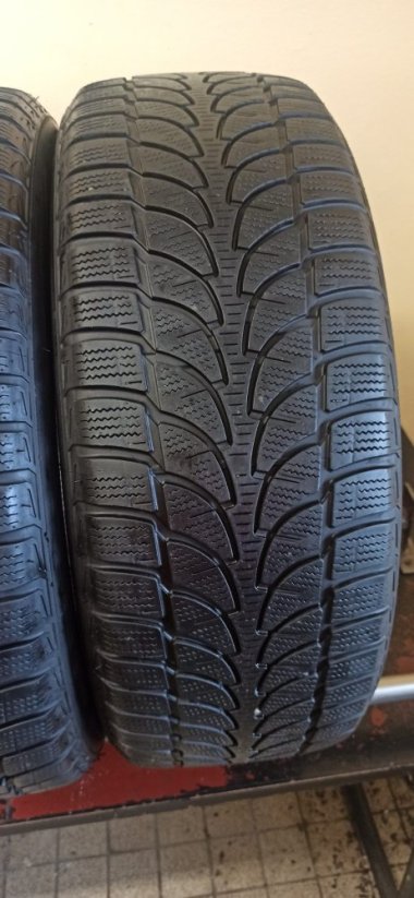 Bridgestone 235/55 R18 100H 5,5-6mm (Bazarové)