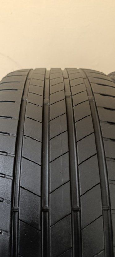 Bridgestone Turanza 225/40 R18 92Y 4,5 mm (Bazarové)