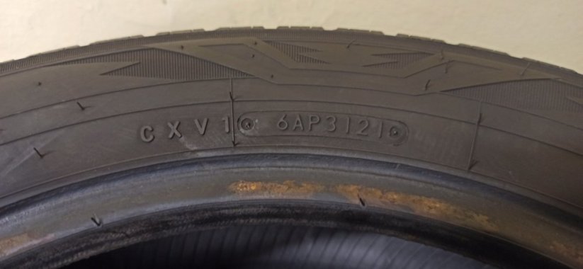 Toyo Observe Van 215/60 R16C 103/101T 6,5 - 7,5 mm (Bazarové)