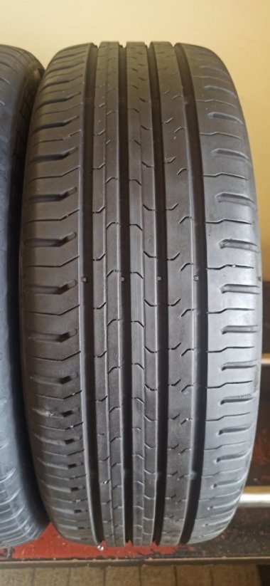Continental 205/55 R17 95V 6-6,5 mm (Bazarové)