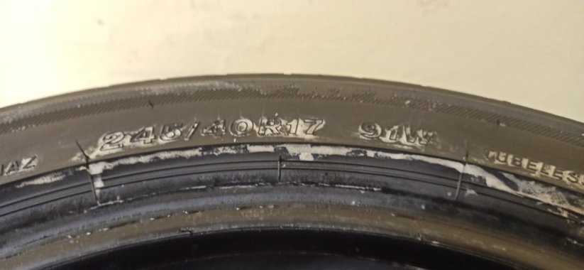 Bridgestone Potenza 245/40 R17 91W 4,5 mm (Bazarové)