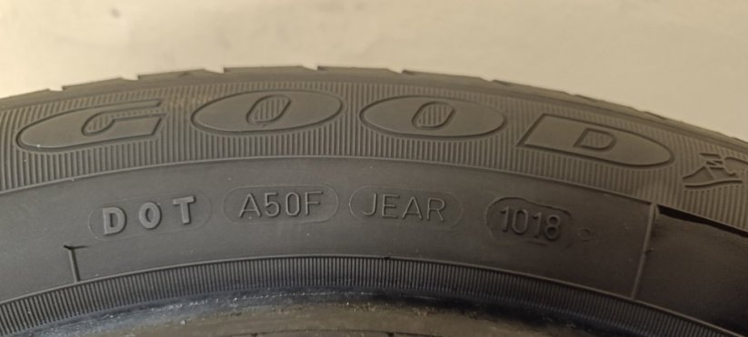 Goodyear Efficient Grip 205/55 R16 91H 4,5-5,5 mm (Bazarové)