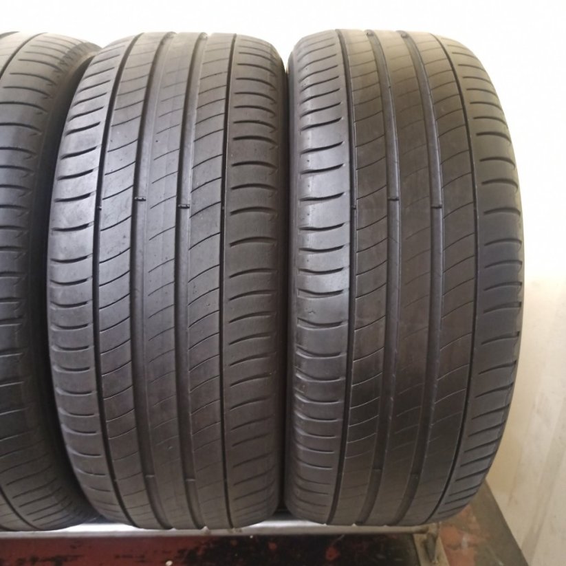 Michelin 215/50 R18 92W 3,5-4mm (Bazarové)
