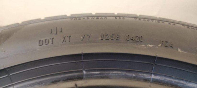Pirelli 225/50 R18 99W 1x5mm 1x3,5mm (Použité)