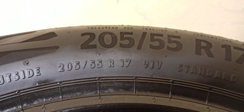 Continental 205/55 R17 91V 5,5-6mm (Bazarové)