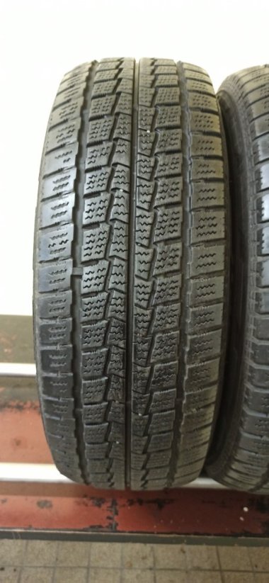 Hankook Winter 235/65 R16C 115/113R 5,5 - 6 mm (Použité)