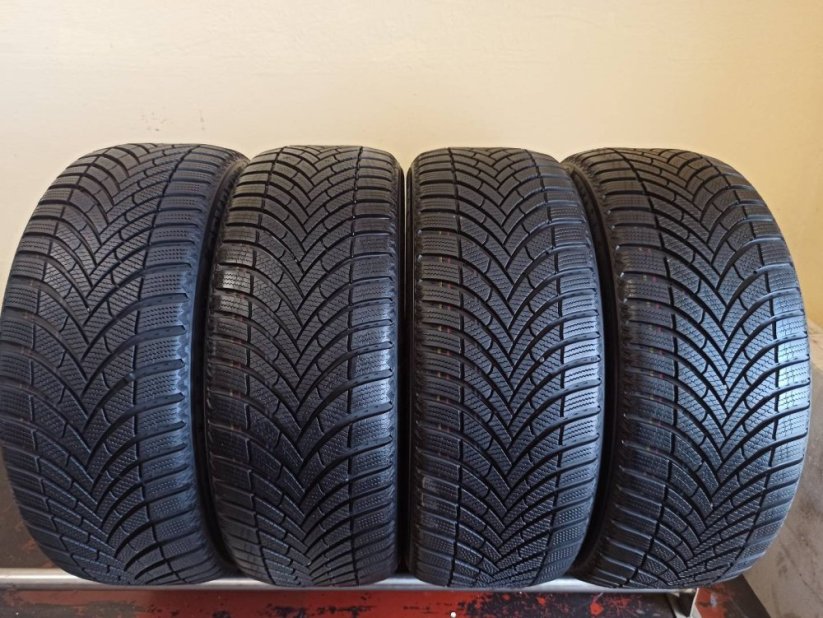 Semperit 225/45 R19 96V 8-8,5mm (Bazarové)