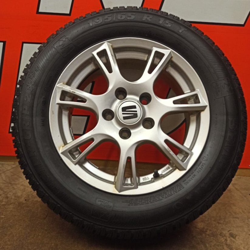 ALU kola Seat Leon 5x112, zimní pneu 195/65 R15
