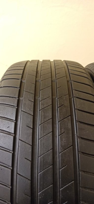 Lassa Revola Nextgen 245/45 R18 100Y 5,5 mm (Bazarové)