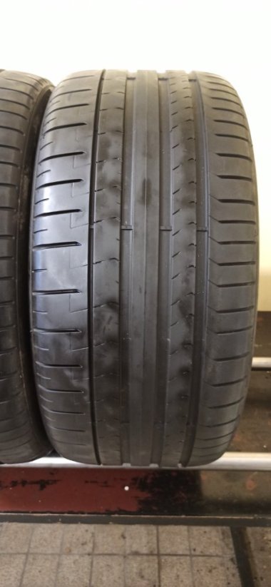 Pirelli P Zero 275/35 R19 100Y 4 - 5 mm (Bazarové)