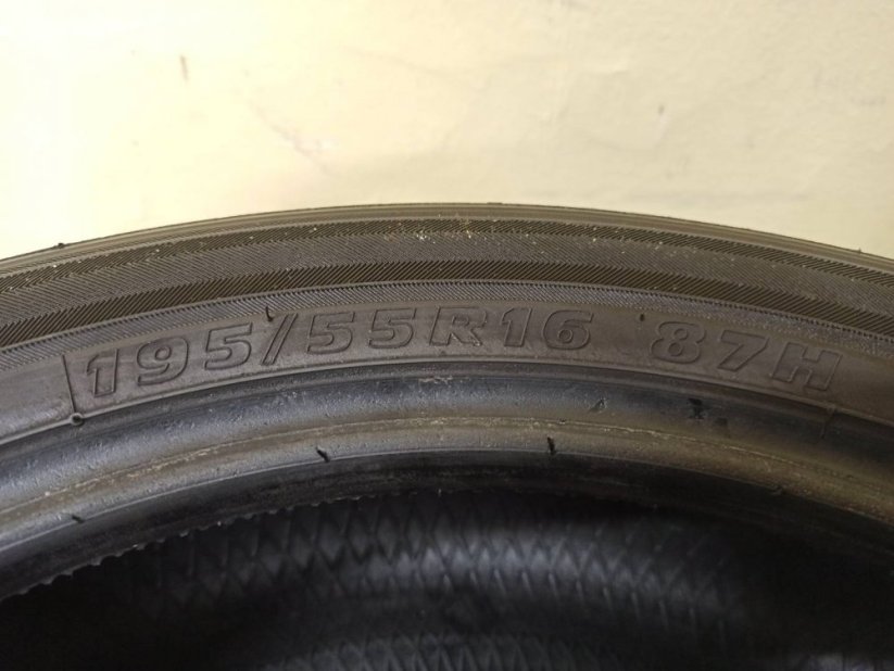 Kumho 195/55 R16 87H 5mm (Bazarové)