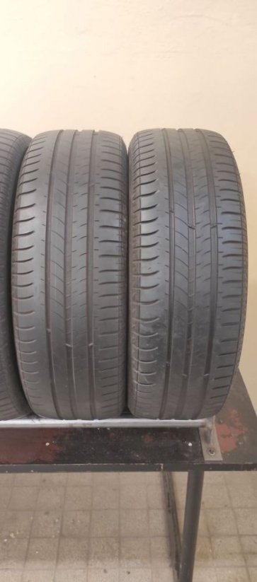 Letní pneu Michelin 195/60/16 3x4,5-5,5mm; 1x3,5mm (Použité)
