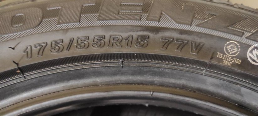 Bridgestone 175/55 R15 77V , TOP STAV (Bazarové)