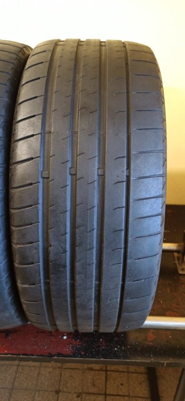 Bridgestone Potenza 245/45 R18 100Y 4,5mm (Použité)
