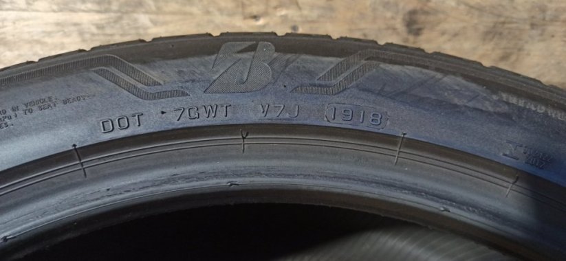 Bridgestone 285/40 R21 109Y 3,5-4,5mm (Bazarové)