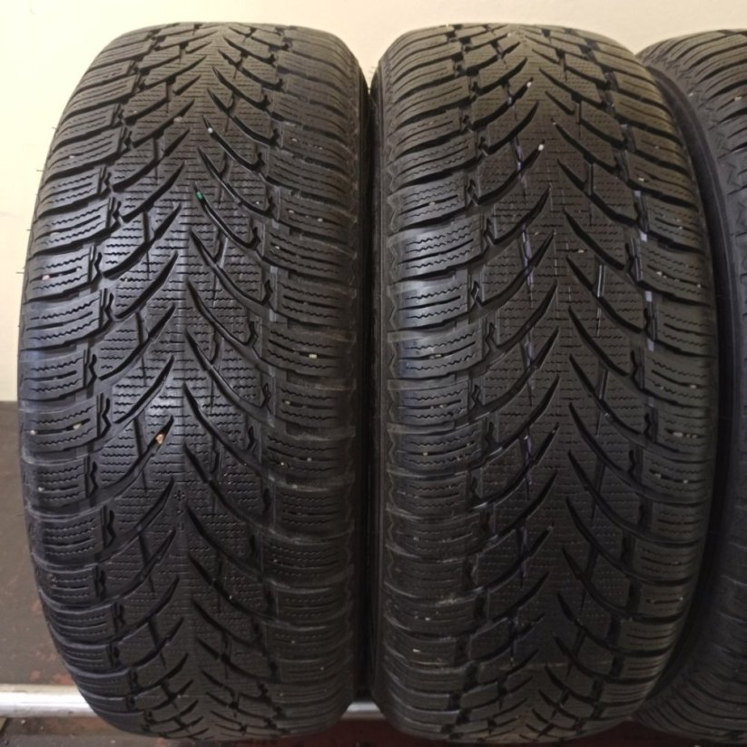 Nokian WR SUV 4 215/60 R17 100H 6,5 - 7,5 mm (Bazarové)