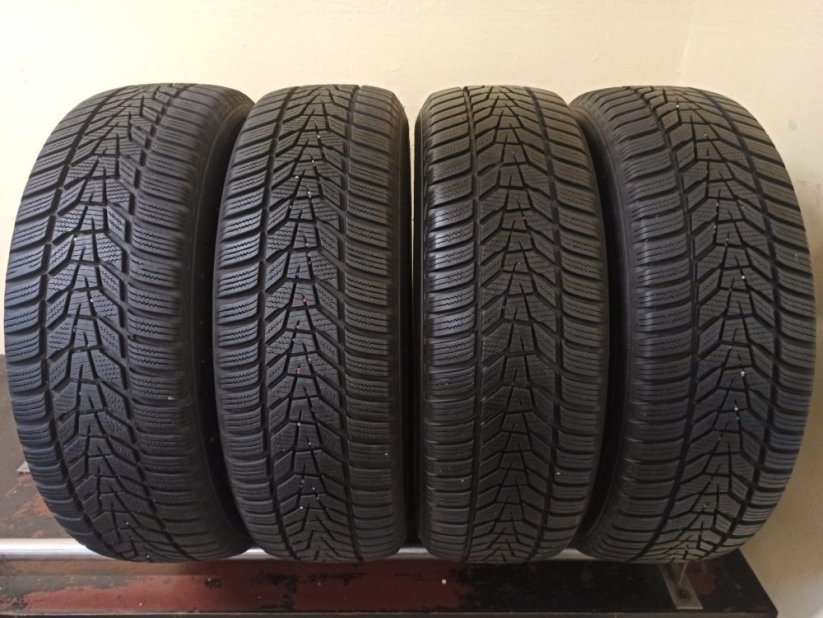 Hankook Winter icep 215/65 R17 103V 6,5 - 7,5 mm (Bazarové)