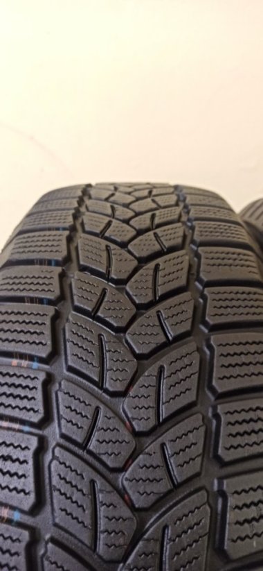 Firestone Winterhawk 3 185/65 R15 88T 5,5 mm (Bazarové)