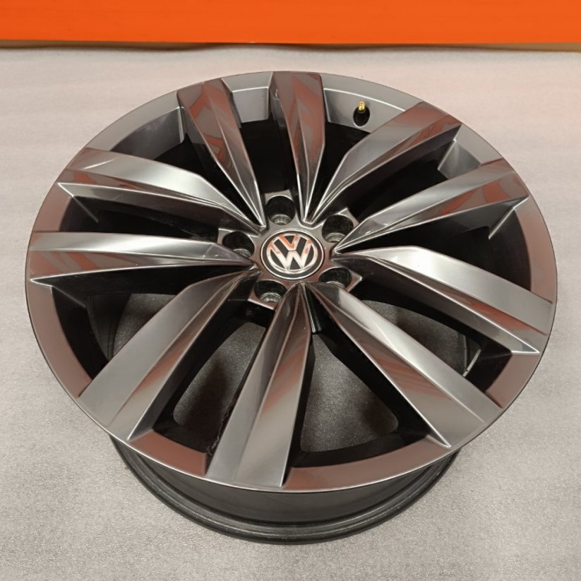 Originální alu kola Volkswagen Arteon 8Jx18 ET40