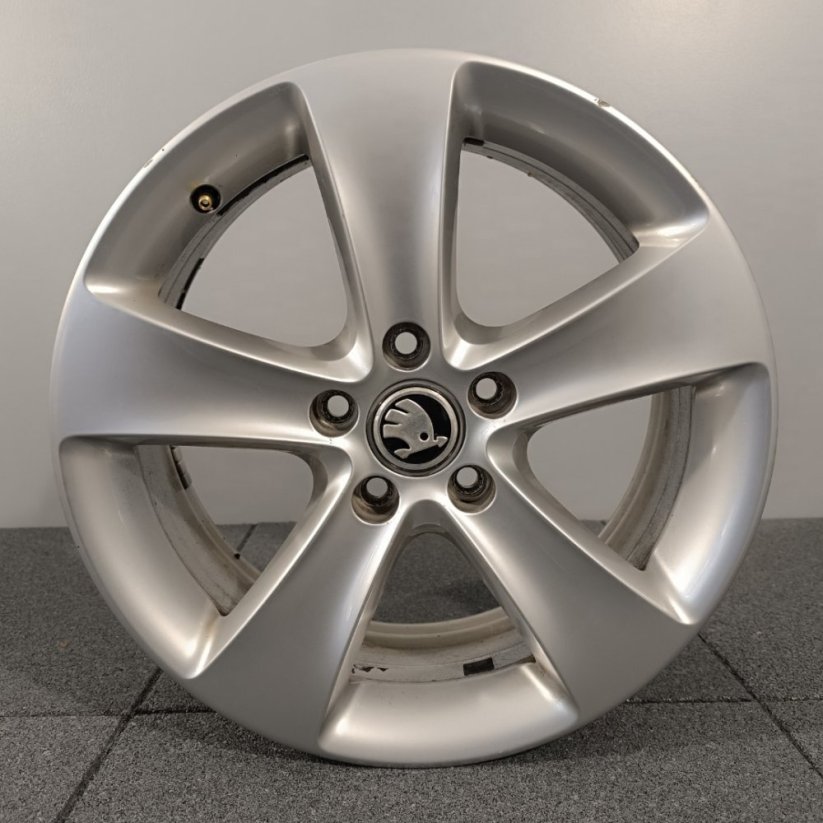 Originální alu kola Volkswagen Passat R17 ET39
