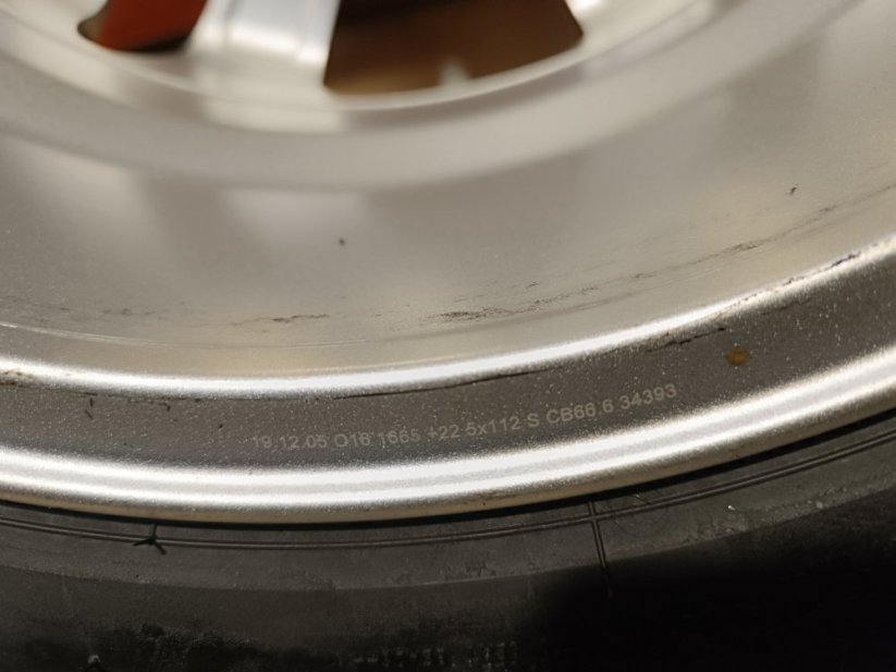 ALU kola Oxxo, 6,5x16'' 5x112+zimní pneu 205/60R16