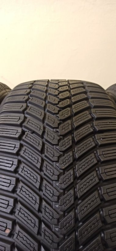 Davanti Alltoura 4-Seasons 215/55R16 97W 6,5-7,5mm (Použité)