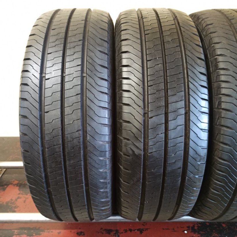 Continental 215/60 R17C 109/107T 104H 6,5mm+ (Bazarové)