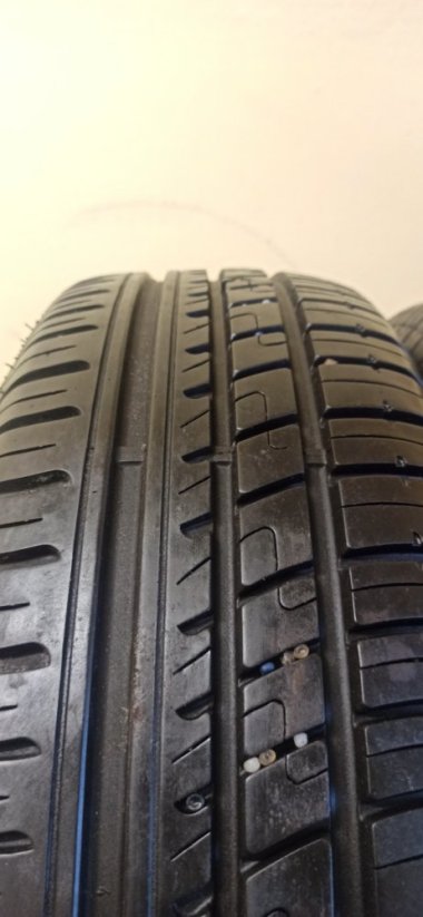 Avon 185/65 R14 86T 5,5-6,5mm (Bazarové)