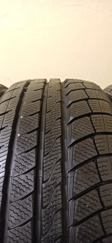 Davanti Wintoura + XL 225/45 R17 94V 8,5 mm (Použité)