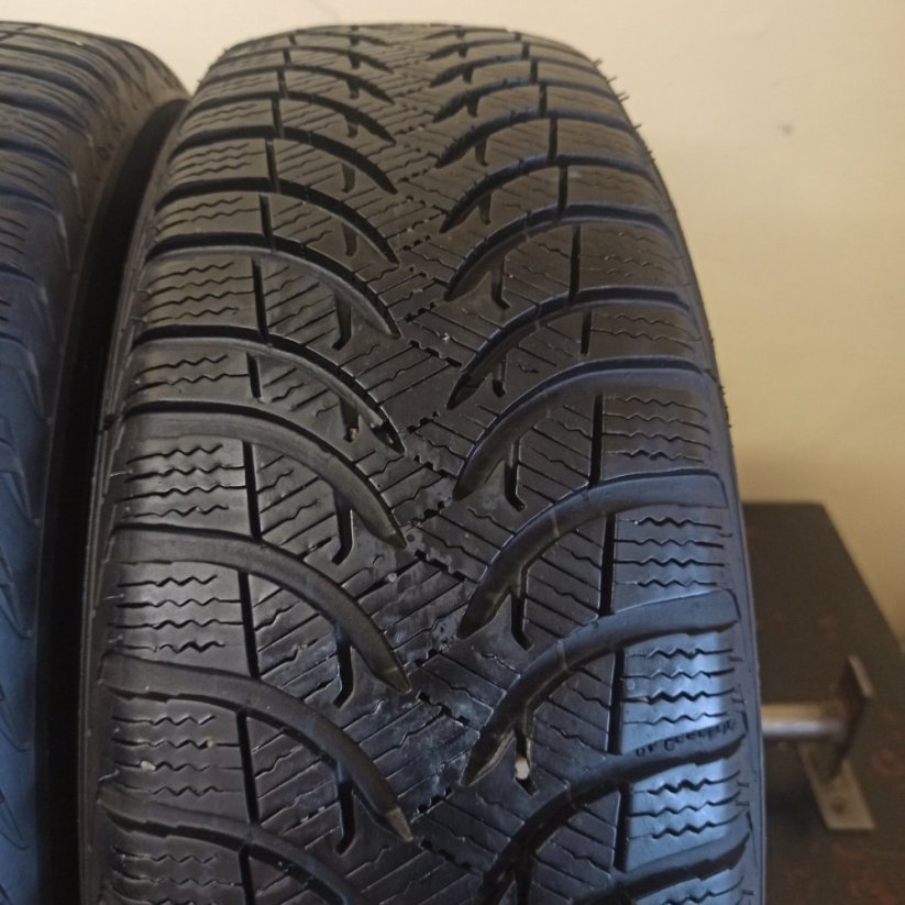 Michelin 185/60 R15 88H 2x6,5mm; 2x5,5-6mm (Bazarové)