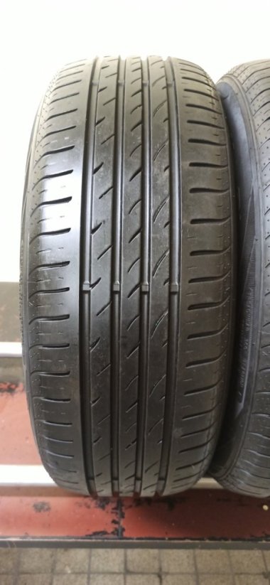 Nexen 205/60 R15 91V 1x5,5-6,5mm 1x5,5mm (Bazarové)