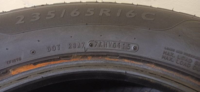 Dunlop Econo drive 235/65 R16C 115/113R 4,5-5,5mm (Použité)