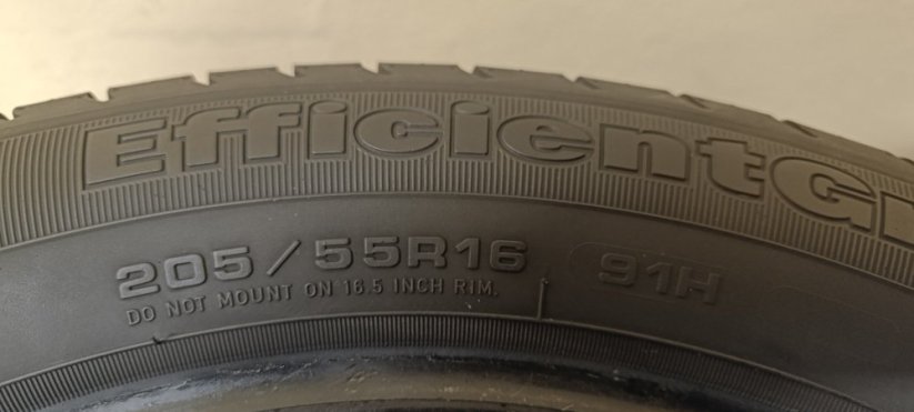 Goodyear Efficient Grip 205/55 R16 91H 4,5-5,5 mm (Bazarové)