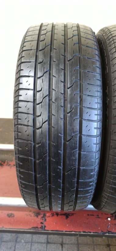 Bridgestone 195/60 R15 88H 4,5-5mm (Bazarové)