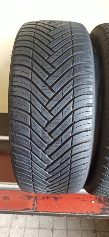 Hankook 225/45 R17 94W 5,5-6,5mm (Bazarové)