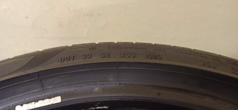 Pirelli P Zero 245/35 R20 95Y 4-5mm (Bazarové)