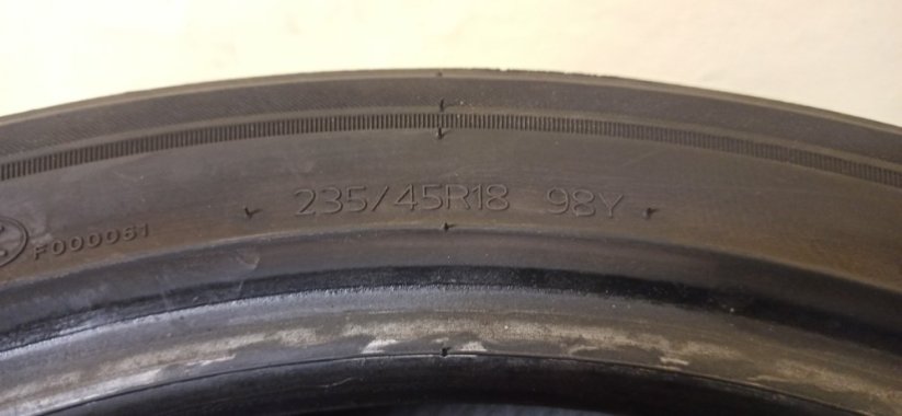 Hankook Kinergy 4S2 235/45 R18 98Y 4 - 5 mm (Použité)