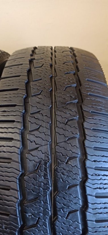 Maxxis 215/60 R17C 109/107H 2x7,5mm, 2x6,5mm (Bazarové)