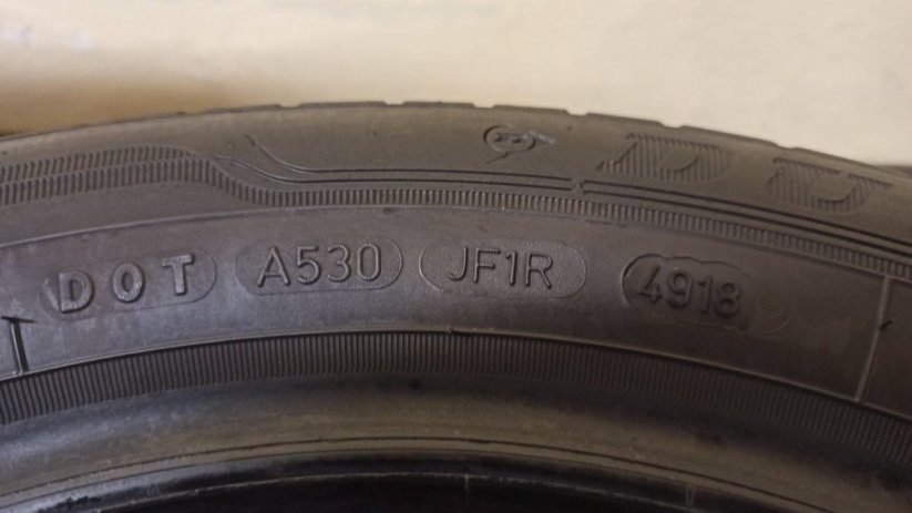 Dunlop 185/60 r15 + 165/65 r15 dvourozměrné (Použité)