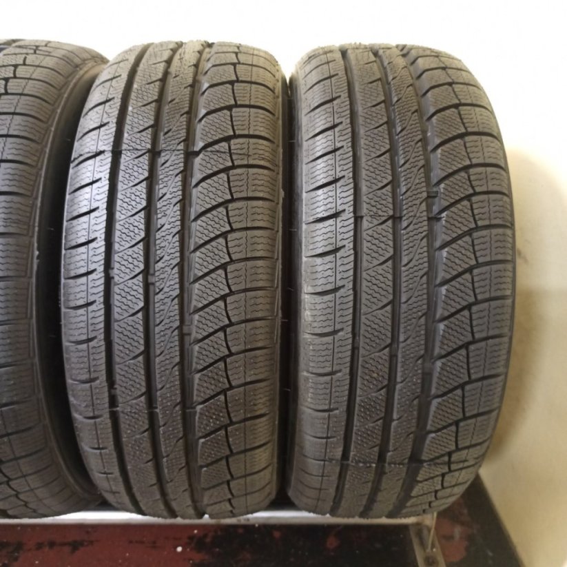 Davanti Wintoura+ XL 225/55 R17 101V 8,5 mm (Bazarové)