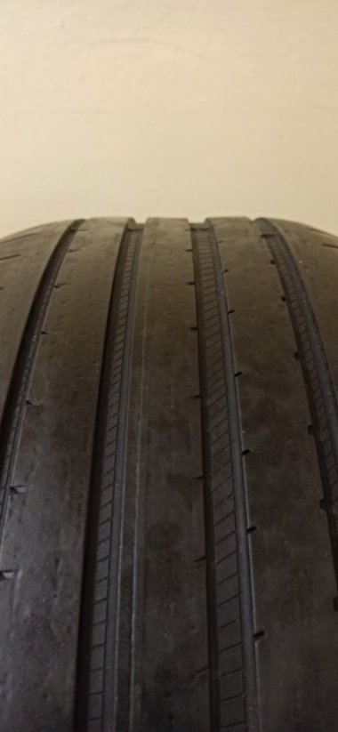 Goodyear Eagle F1 SUV 255/55 R18 109Y 4 - 4,5 mm (Použité)