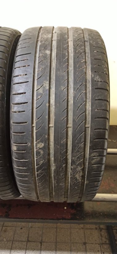 Pirelli 255/35 R19 96Y 1x5,5mm 1x3,5-4,5mm (Použité)