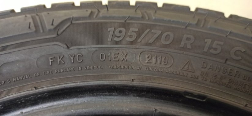 Michelin Agilis Cross Climate 195/70 R15C 104/102T (Použité)