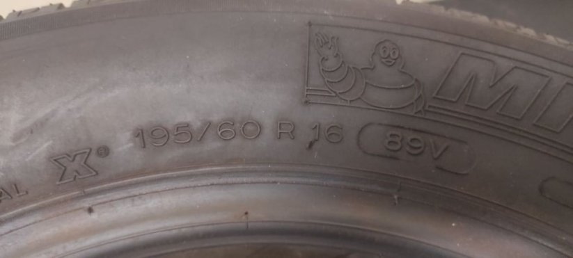 Letní pneu Michelin 195/60/16 3x4,5-5,5mm; 1x3,5mm (Použité)