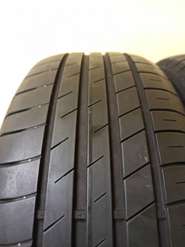 Goodyear 205/55 R17 91W 1x5-5,5mm; 1x4,5-5mm (Použité)